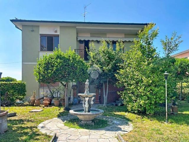 Villa bifamiliare in vendita a San Giuliano Terme via delle Murella, 25