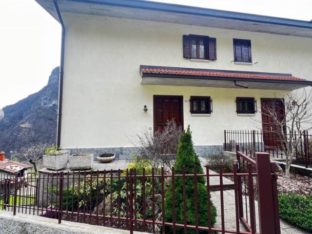 Villa bifamiliare in vendita a San Pellegrino Terme
