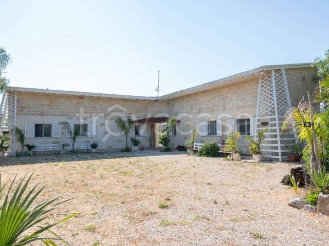 Villa bifamiliare in vendita a San Vito dei Normanni