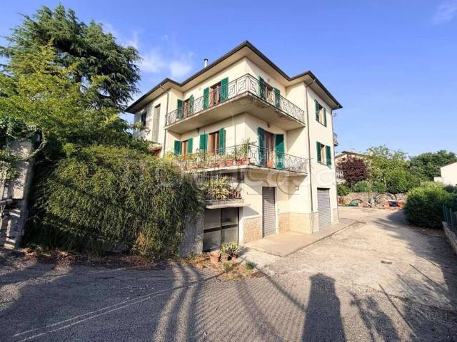 Villa bifamiliare in vendita a Sansepolcro via Francesco Petrarca