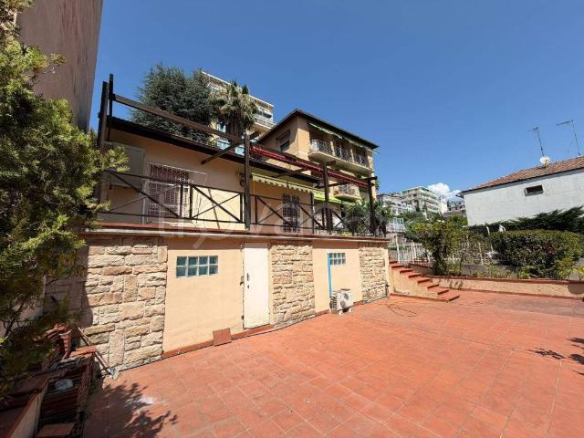 Villa bifamiliare in vendita a Sanremo strada San Martino, 59, San Martino Villetta