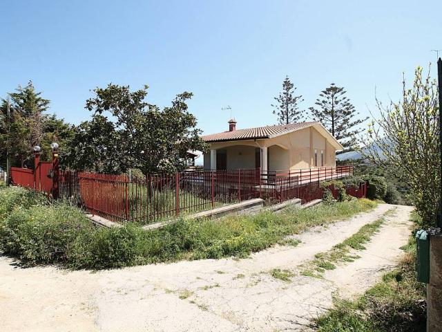Villa bifamiliare in vendita a Santa Flavia via Giovanni Guareschi, 8