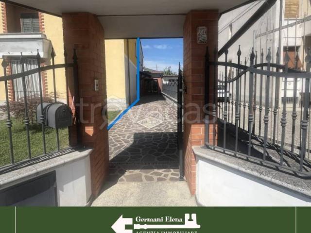 Villa bifamiliare in vendita a Scandolara Ravara via Guglielmo Marconi, 41
