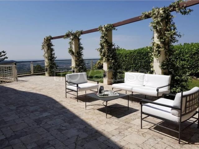 Villa bifamiliare in vendita a Scanzorosciate via Monte Bianco