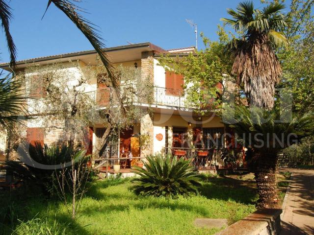 Villa bifamiliare in vendita a Scarlino