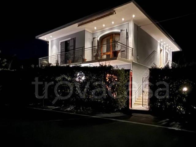 Villa bifamiliare in vendita a Sciarborasca, Cogoleto