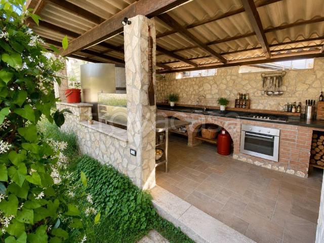 Villa bifamiliare in vendita a Serravalle Sesia via Ripalta