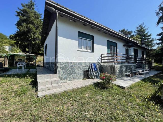 Villa bifamiliare in vendita a Serra Riccò via Luigi Valente, 2