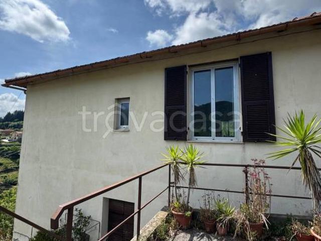 Villa bifamiliare in vendita a Serra Riccò via Tomaso Cassissa, Pedemonte