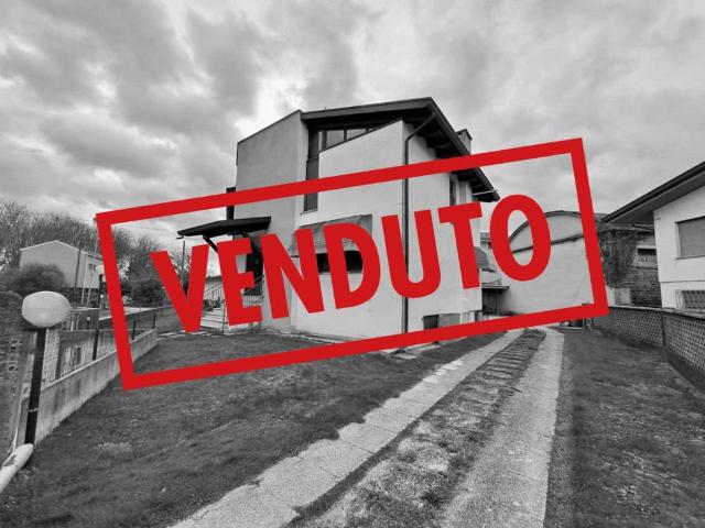 Villa bifamiliare in vendita a Sesto al Reghena, Bagnarola