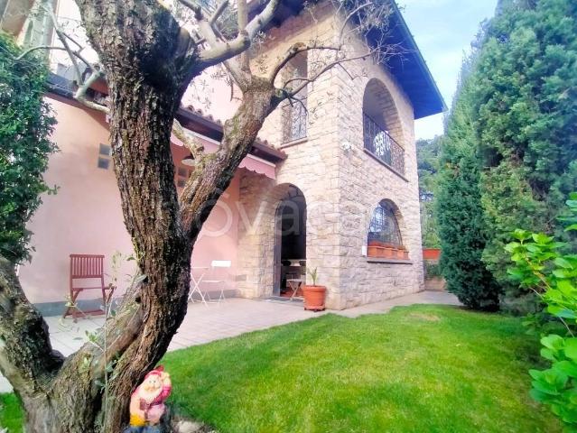Villa bifamiliare in vendita a Sesto San Giovanni