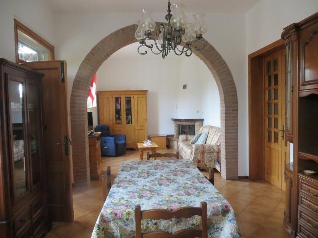 Villa bifamiliare in vendita a Siena