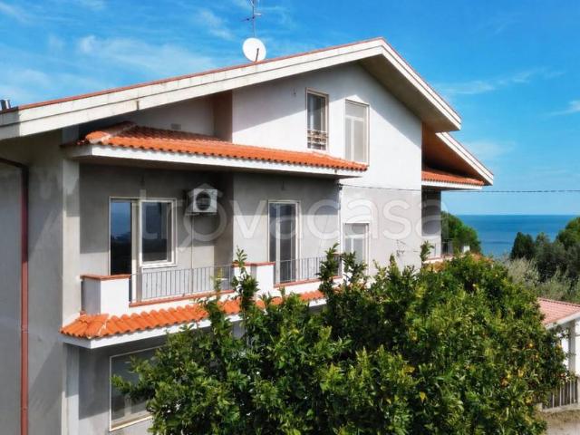 Villa bifamiliare in vendita a Silvi