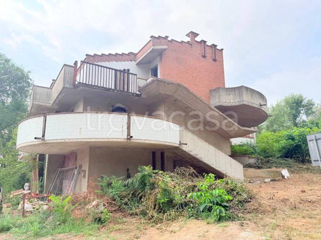 Villa bifamiliare in vendita a Stradella via Rocca