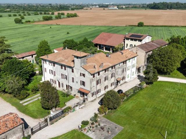 Villa bifamiliare in vendita a Pozzo, San Giovanni Lupatoto