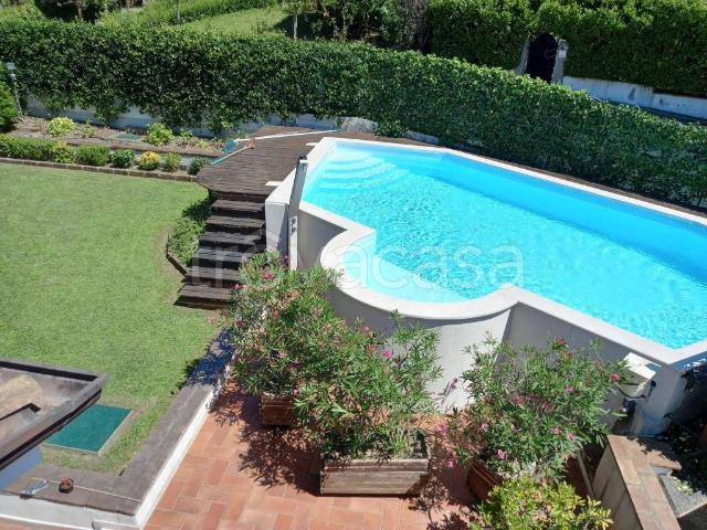 Villa bifamiliare in vendita a Pozzolengo