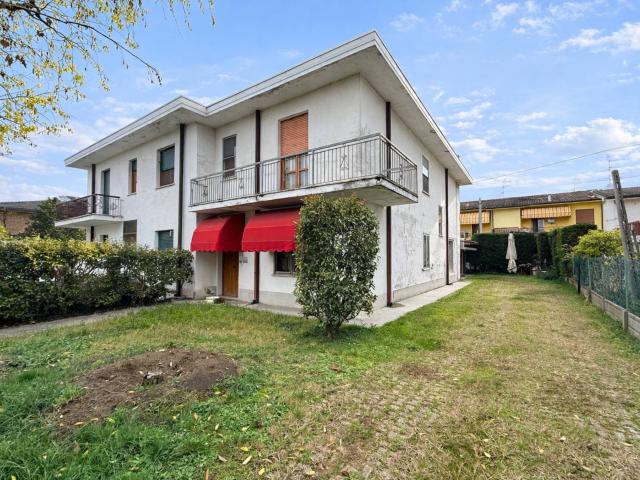 Villa Bifamiliare in vendita a Poggio Rusco