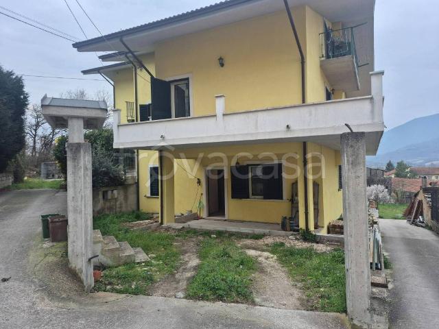Villa bifamiliare in vendita a Popoli via Monte Cairo, 28