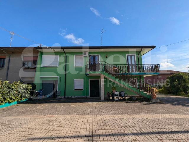 Villa bifamiliare in vendita a Porto Viro
