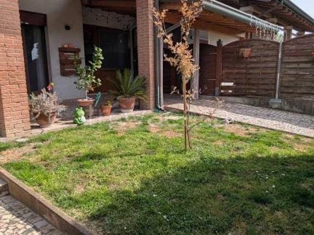 Villa bifamiliare in vendita a Porto Viro via Torino, 1