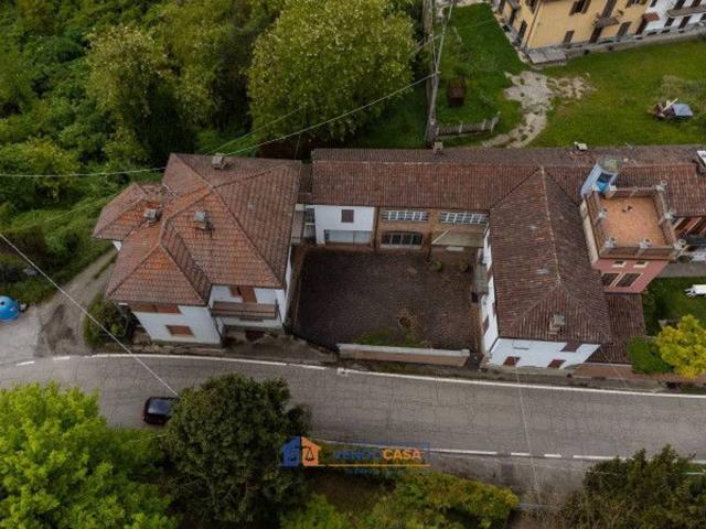 Villa bifamiliare in vendita a Portacomaro