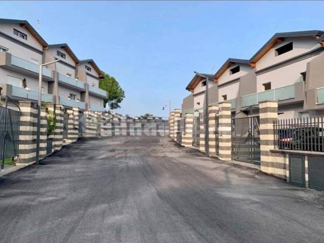 Villa bifamiliare in vendita a Paternò via Scala Vecchia