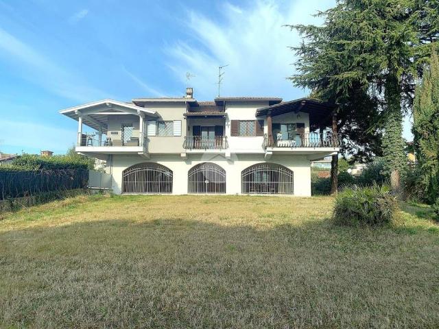 Villa bifamiliare in vendita a Padenghe sul Garda via Meucci, 1