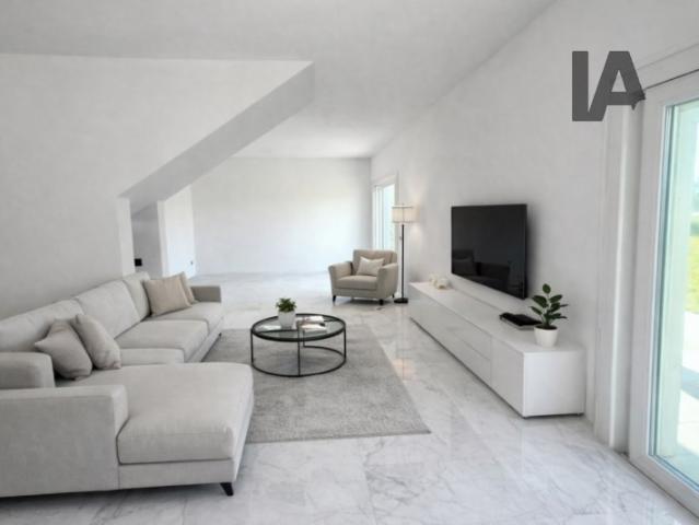 Villa bifamiliare in vendita a Padova via Antonio Da Rio, Voltabarozzo