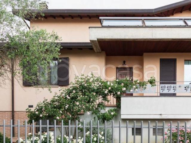 Villa bifamiliare in vendita a Palazzo, Assisi