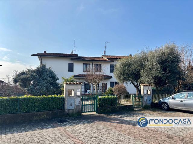 Villa bifamiliare in vendita a Palazzolo sull'Oglio