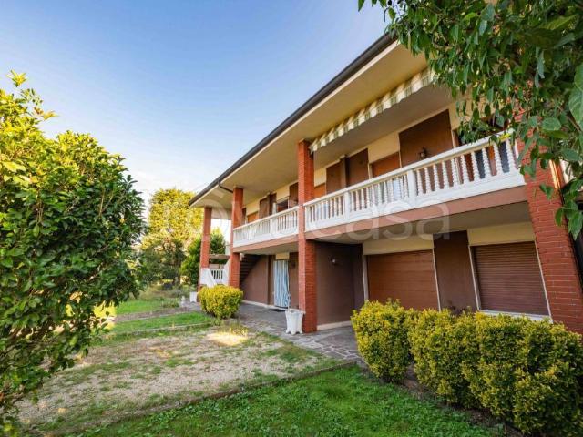 Villa bifamiliare in vendita a Palazzolo sull'Oglio via Donatori di Sangue