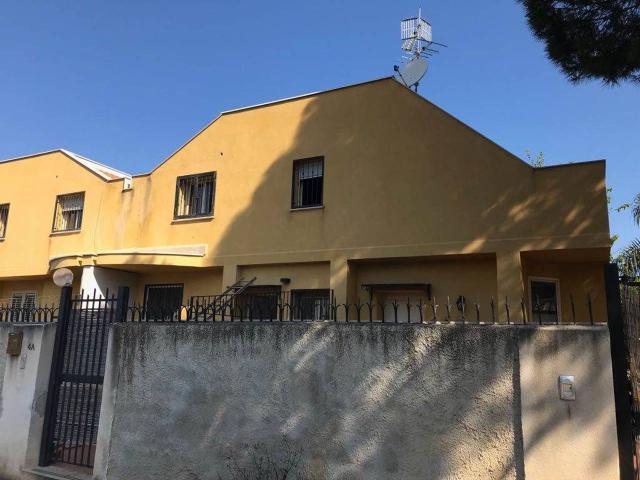 Villa bifamiliare in vendita a Palermo