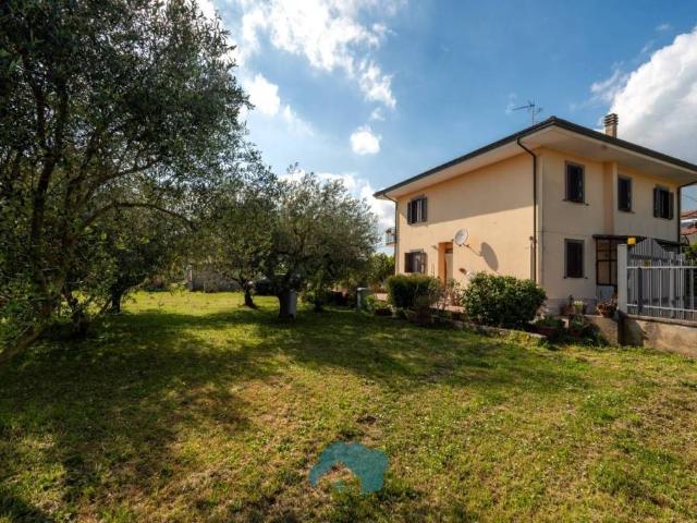 Villa bifamiliare in vendita a Palestrina via Loreto