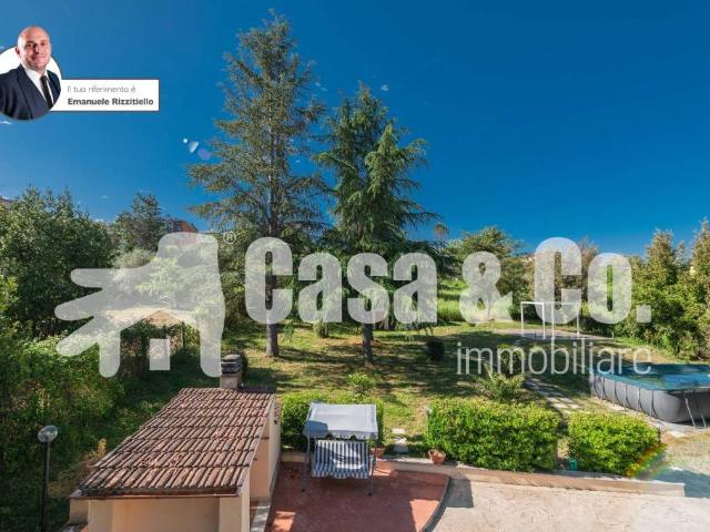 Villa bifamiliare in vendita a Palombara Sabina