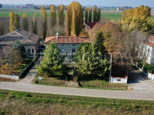 Villa bifamiliare in vendita a Parma, Baganzola Aeroporto