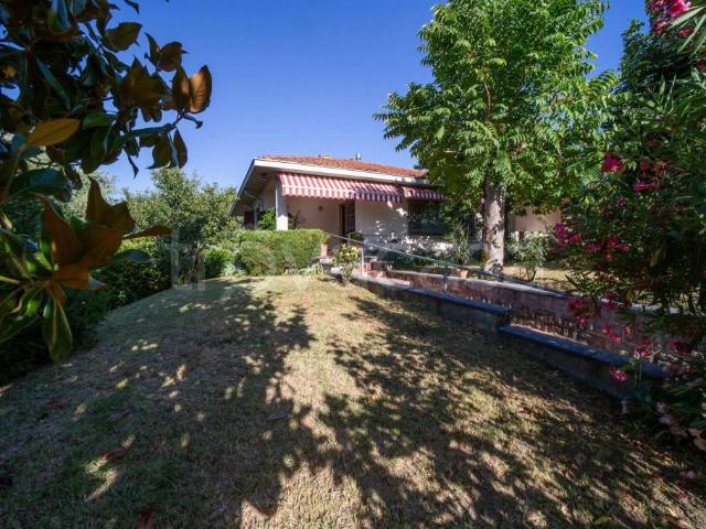 Villa bifamiliare in vendita a Parma strada Martinella, 106, Vigatto