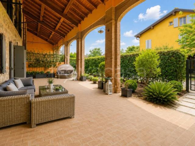 Villa bifamiliare in vendita a Parma strada Bivio, San Prospero