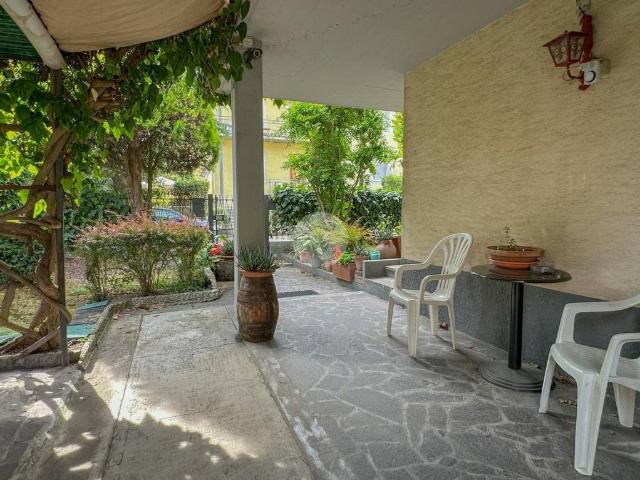 Villa bifamiliare in vendita a Parma via Antonio Rosmini, 5, San Lazzaro