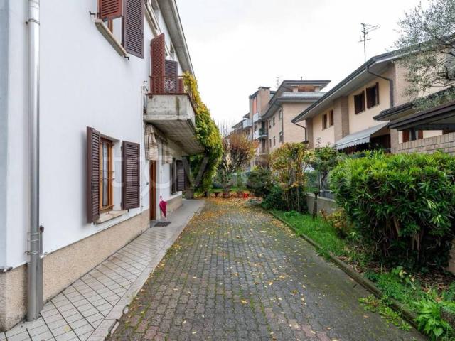 Villa bifamiliare in vendita a Parma via Ettore Regalia, 3, San Leonardo