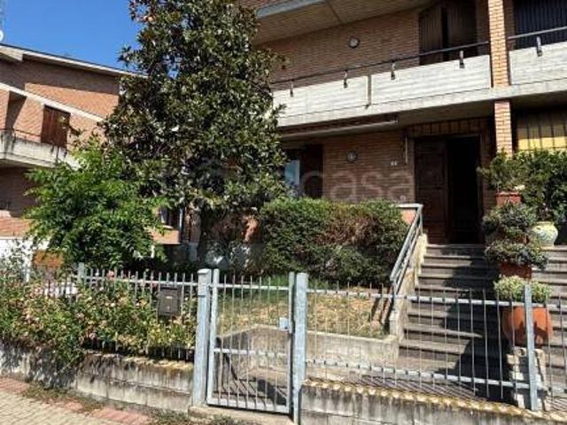 Villa bifamiliare in vendita a Parma via Elvio Ubaldi, 3, Vigatto