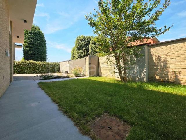 Villa bifamiliare in vendita a Parma via La Spezia, sn, Molinetto Spezia
