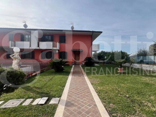 Villa bifamiliare in vendita a Pastorano
