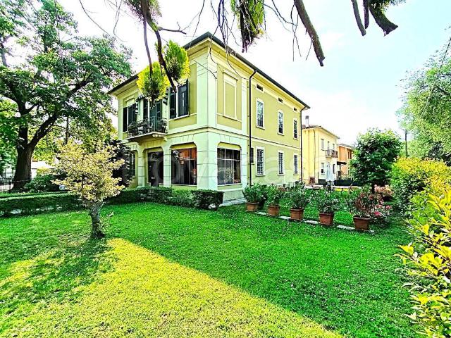 Villa bifamiliare in vendita a Pegognaga via Guglielmo Marconi, 67