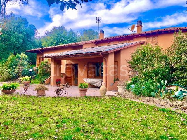 Villa bifamiliare in vendita a Perugia viale dei Castagni, Città della Domenica Monte Malbe