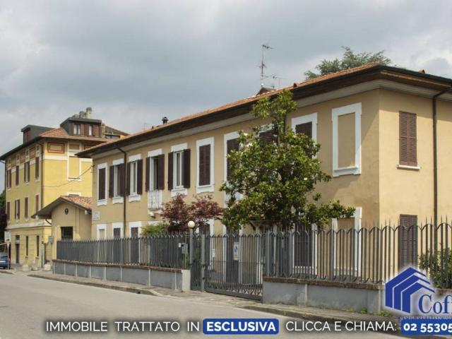 Villa bifamiliare in vendita a Peschiera Borromeo via IV Novembre, 4