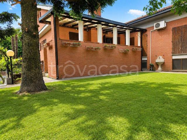 Villa bifamiliare in vendita a Peschiera, Peschiera Borromeo