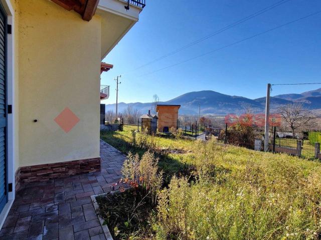 Villa bifamiliare in vendita a Pizzoli