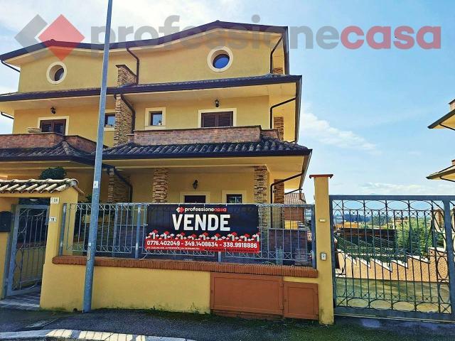 Villa bifamiliare in vendita a Piedimonte San Germano