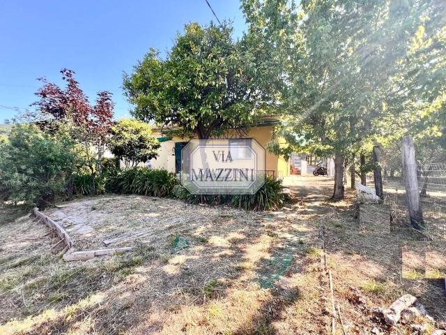 Villa bifamiliare in vendita a Pietrasanta