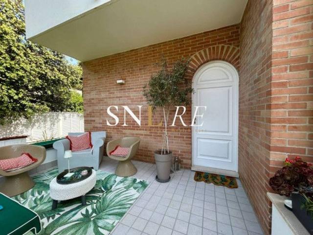 Villa bifamiliare in vendita a Pietrasanta